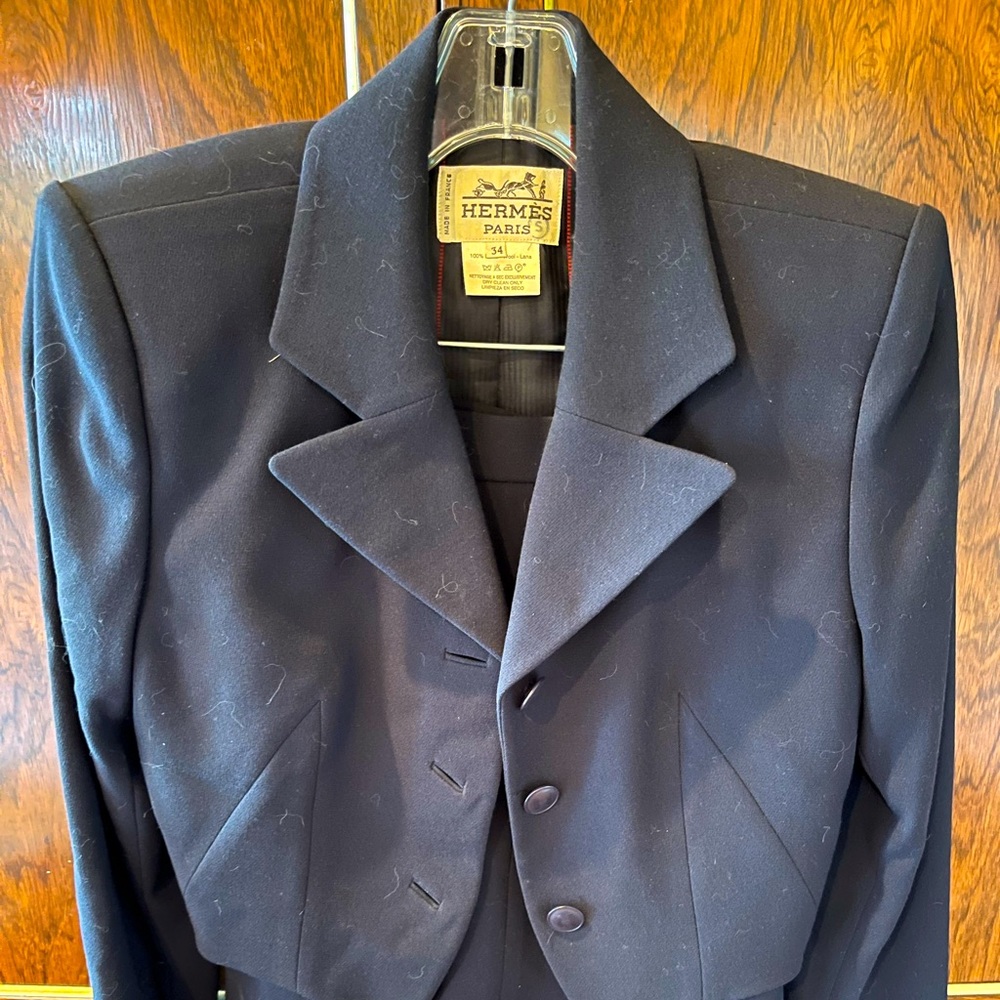 Hermes New w/HermesTag Jacket&Skirt Ensemble Size 34/2. Jacket with everything!
